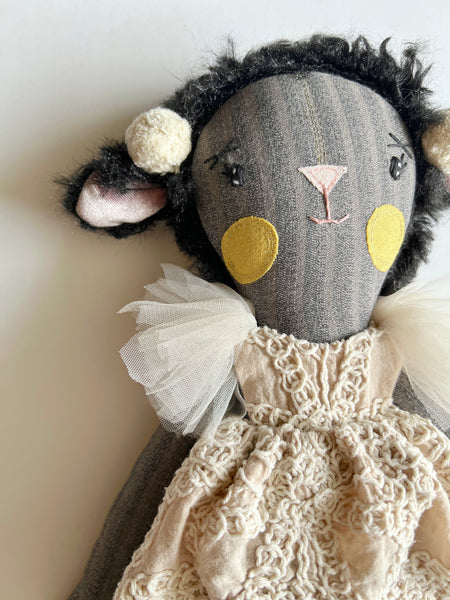 Wonder-Filled Bespoke Lamb // Textured Neutral
