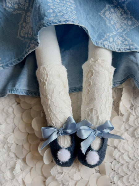 Wonder-Filled Attic Ghost// Floral Indigo