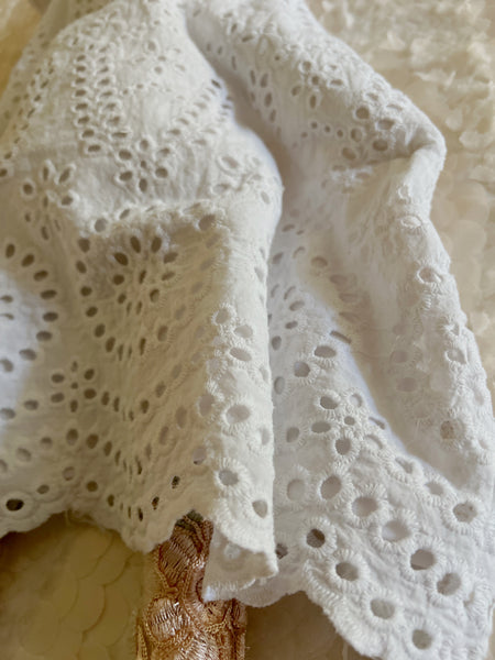 Wonder-Filled Attic Ghost// White Eyelet