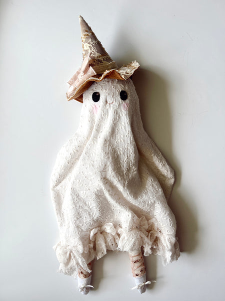 Wonder-Filled Attic Ghost// Eyelet Bows