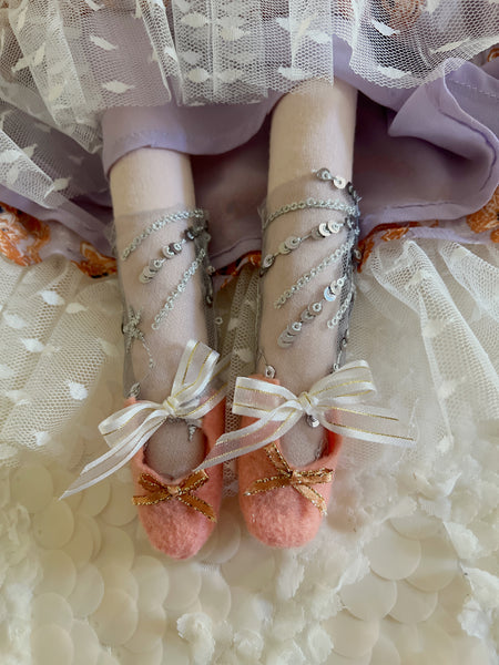 Wonder-Filled Attic Ghost// Lilac & Rust Floral