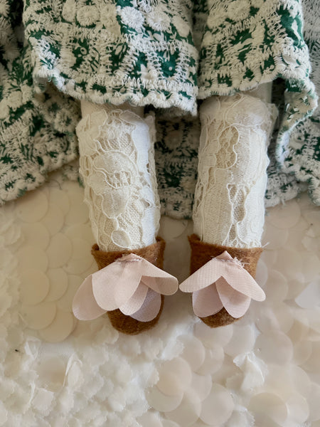 Wonder-Filled Attic Ghost// Emerald Embroidered