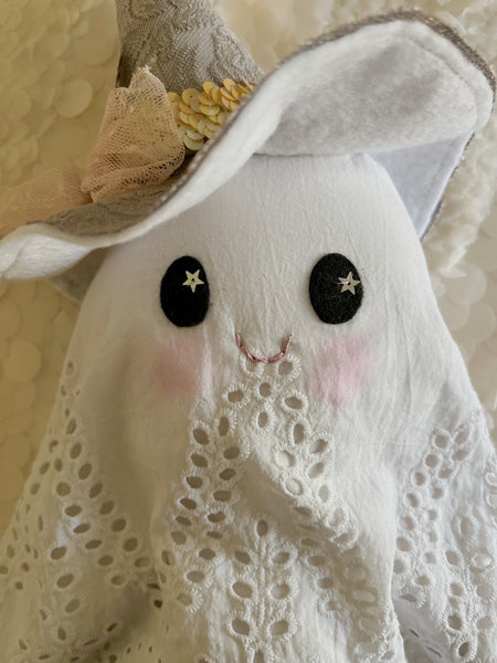 Wonder-Filled Attic Ghost// White Eyelet