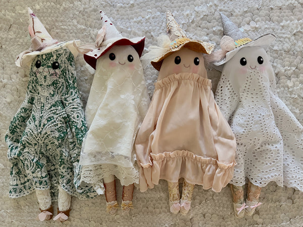 Wonder-Filled Attic Ghost// White Eyelet