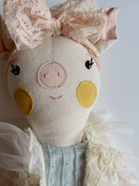 Wonder-Filled Pig // Isicle Shimmer