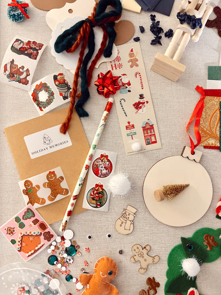 Dainty Maker Craft // Holiday Outside the Lines Box