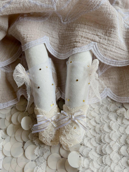 Wonder-Filled Attic Ghost// Tan & White Scalloped