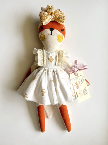 Wonder-Filled Fox // Rattan Bouquet