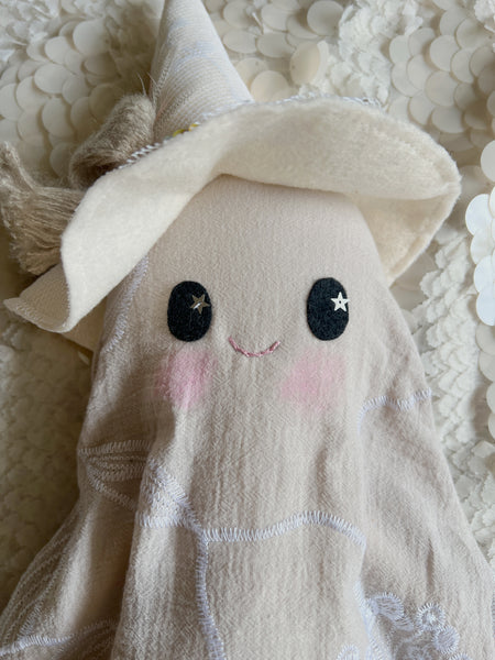 Wonder-Filled Attic Ghost// Tan & White Scalloped