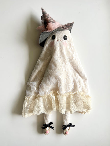 Wonder-Filled Attic Ghost// Two-Tone Vintage Lace