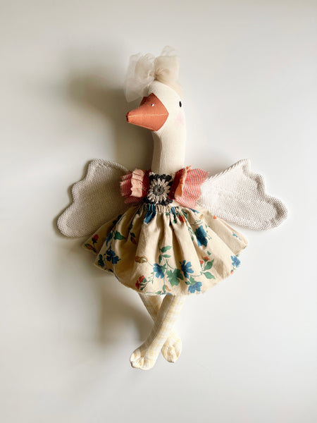 Wonder-Filled Goose// Summer Picnic