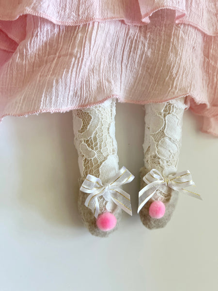 Wonder-Filled Attic Ghost// Pink Fringe