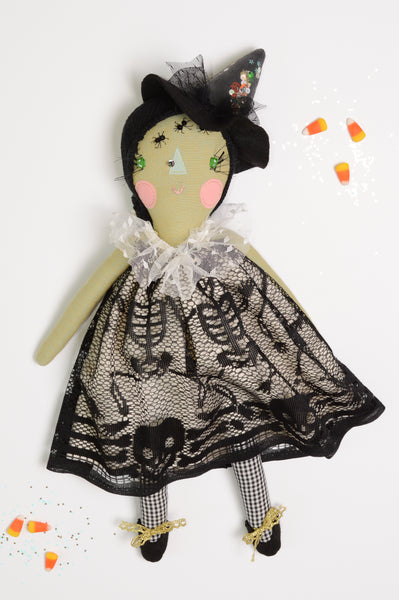 Scary Cute Witch // Lacey Spider