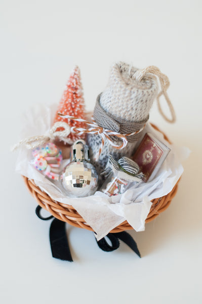 Dainty Gift Basket Ornament