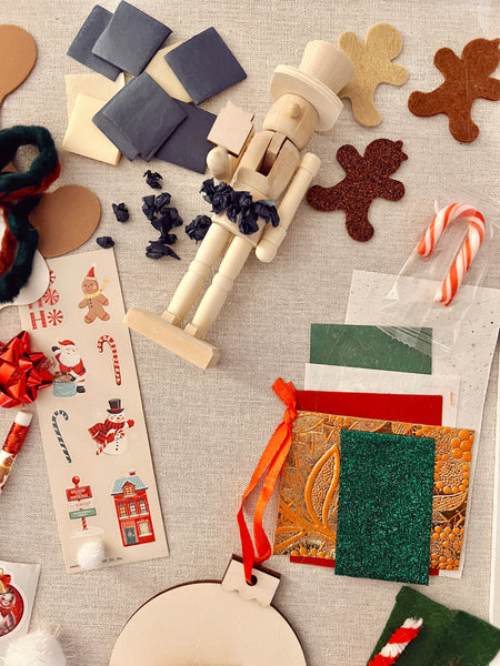 Dainty Maker Craft // Holiday Outside the Lines Box