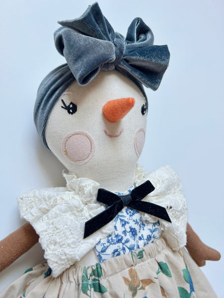 Wonder-Filled Snowbabe // Vintage Classic Floral